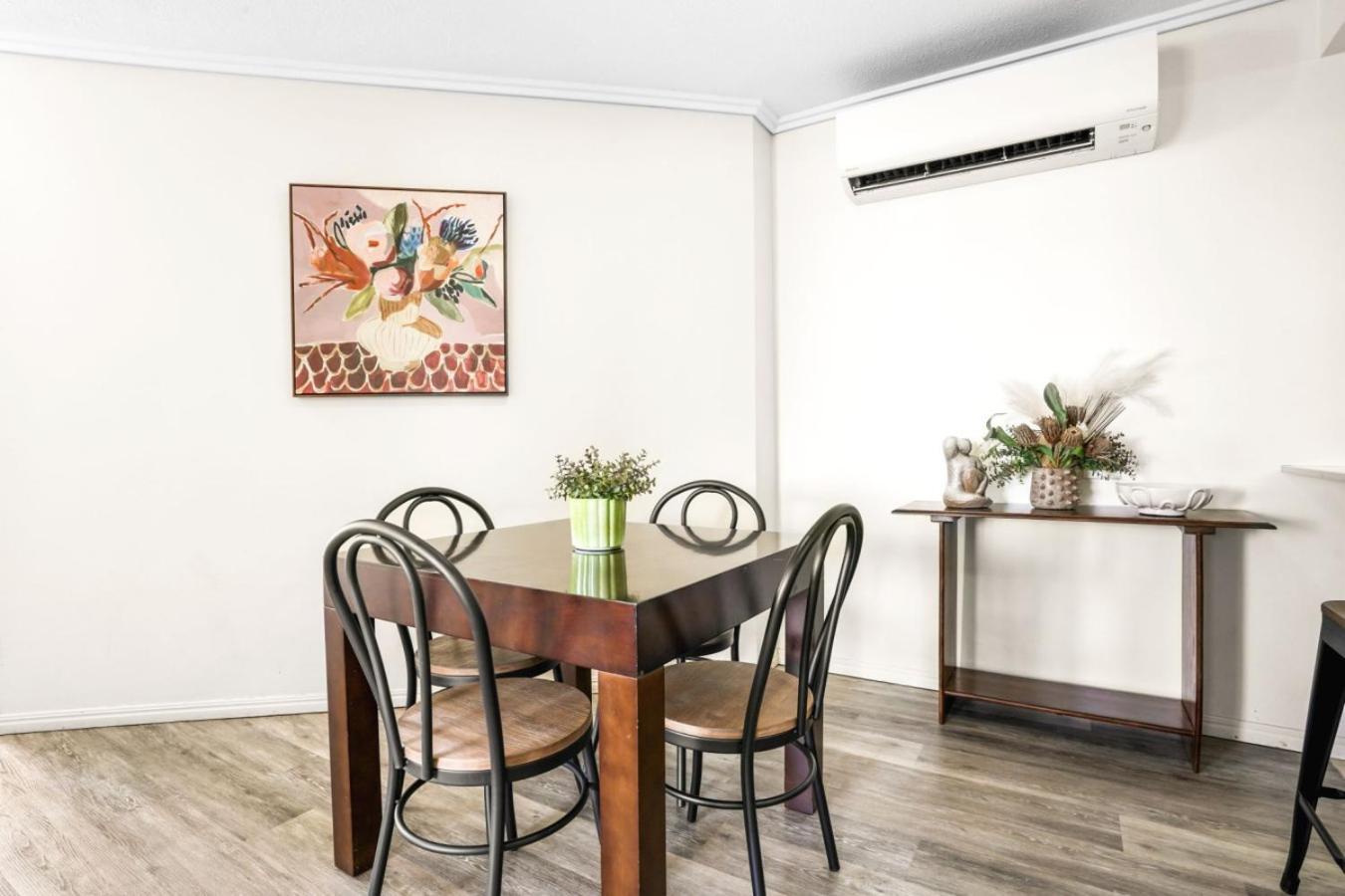 1011 Cairns